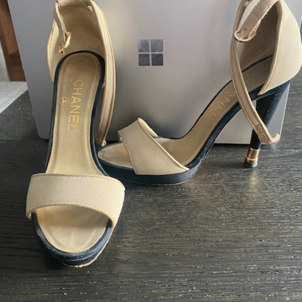 CHANEL Tan and Black High Heels